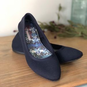 Skechers Knit Cleo Flat in Navy Blue